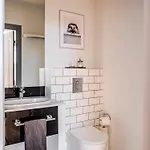 Miro Center - Quiet Chic, Self Check-in 4* Riga