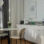 Lägenhetshotell Miro Center - Quiet Chic, Self Check-in 4*
