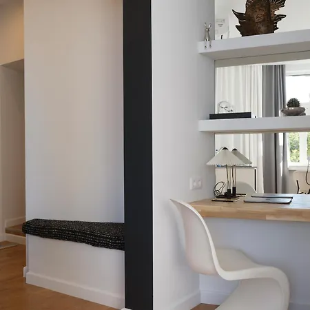 Miro Center - Quiet Chic, Self Check-in 4* Riga