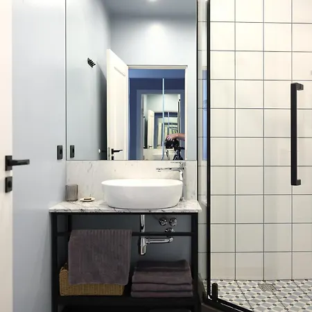 Miro Center - Quiet Chic, Self Check-in 4*