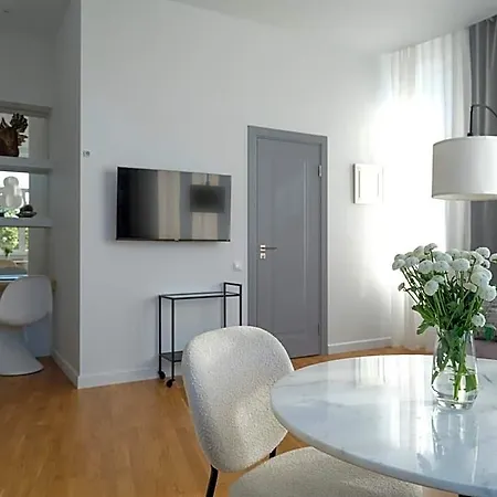 Hotel apartamentowy Miro Center - Quiet Chic, Self Check-in
