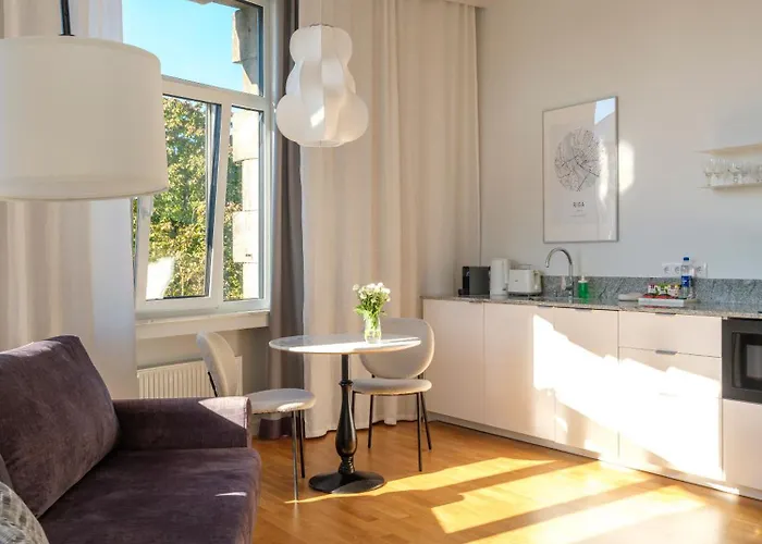 Miro Center - Quiet Chic, Self Check-in 4* Рига