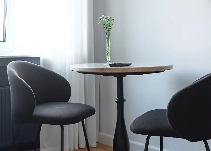 Miro Center - Quiet Chic, Self Check-in 4*